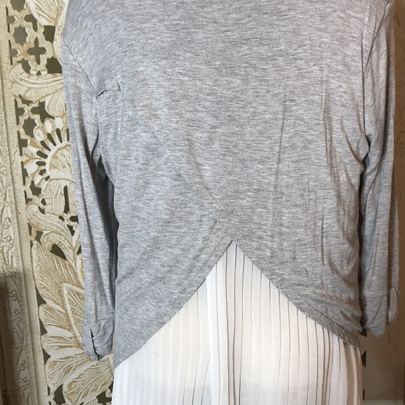Cha Cha vente brand new without tags womans PS gray and white shirt - Picture 2 of 5